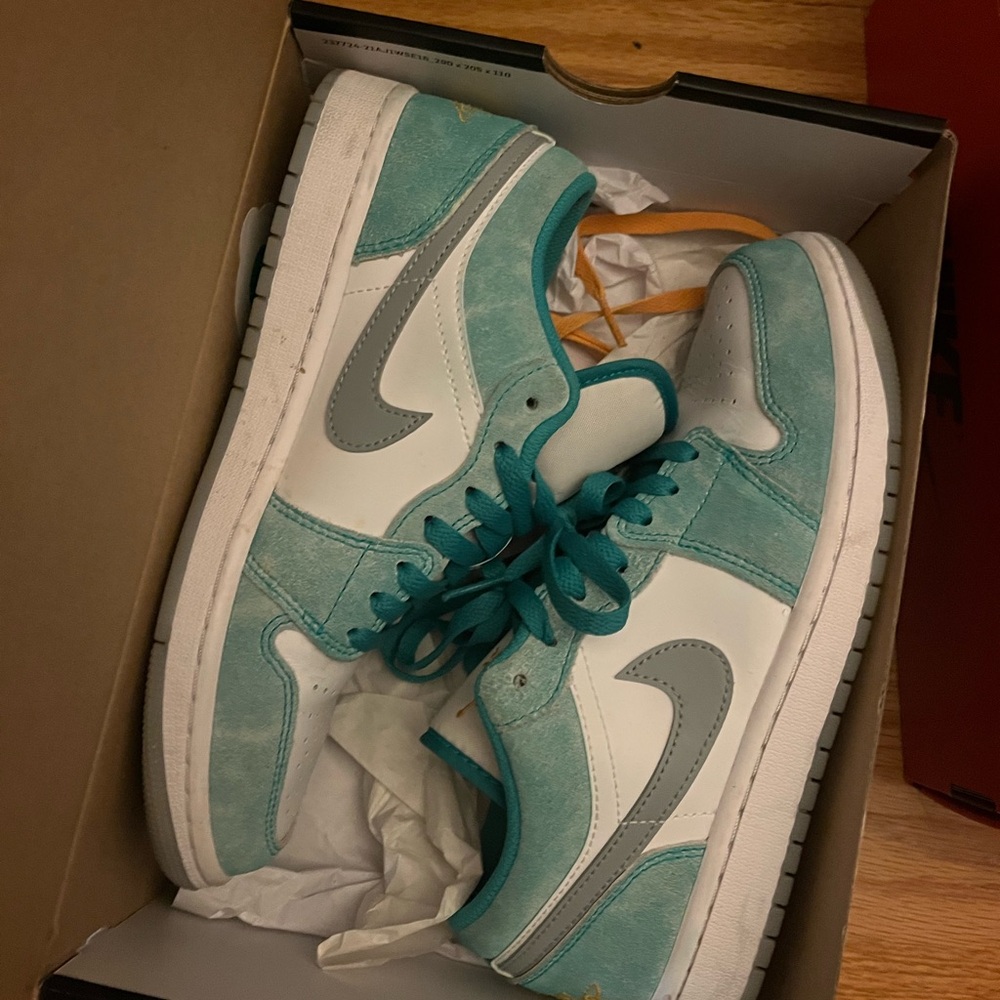 Size 8.5 Woman’s (7 men’s) Air Jordan Low SE